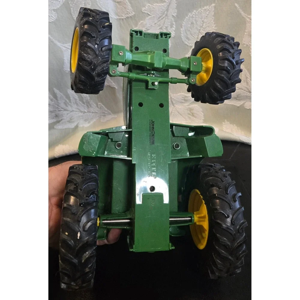 John Deere Ertl Toy Tractor Green Yellow Farm Vehicle Steerable Wheels